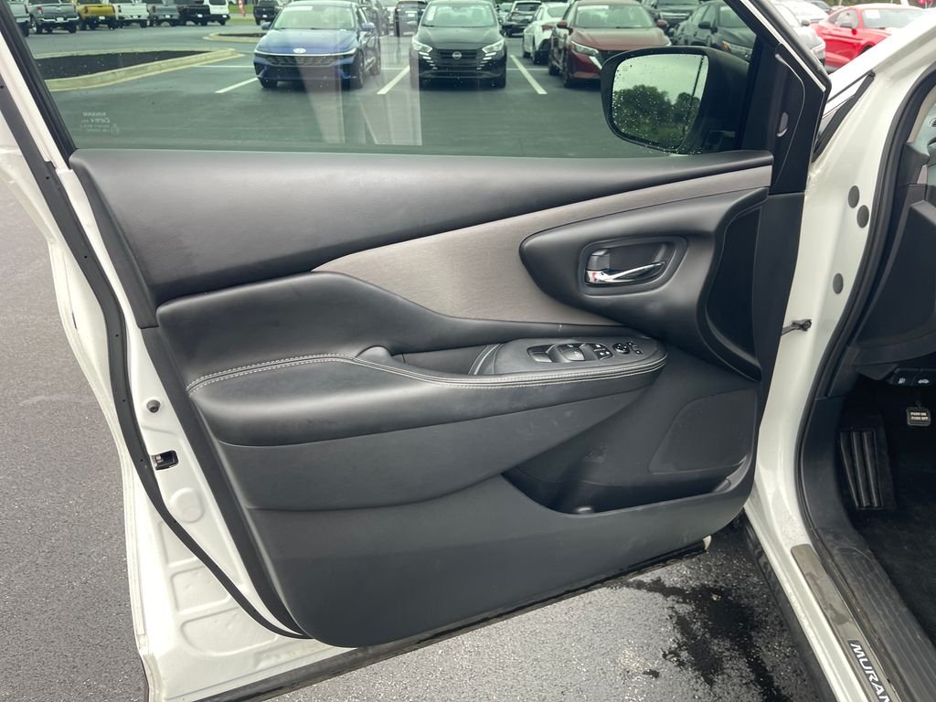 Used 2023 White Nissan SV image 12