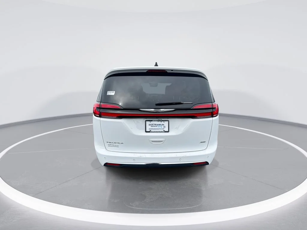 Used 2024 White Chrysler Touring L image 7