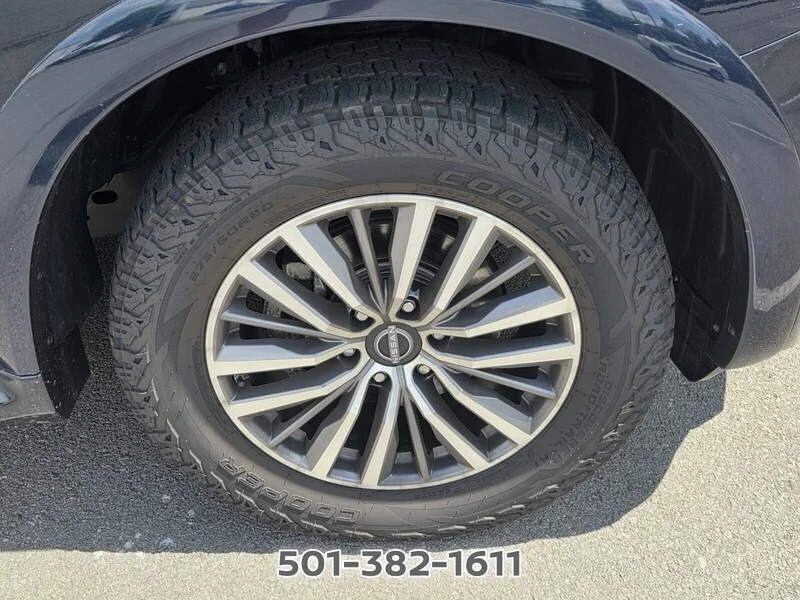 Used 2024 Blue Pearl NISSAN 4X2 SL image 19