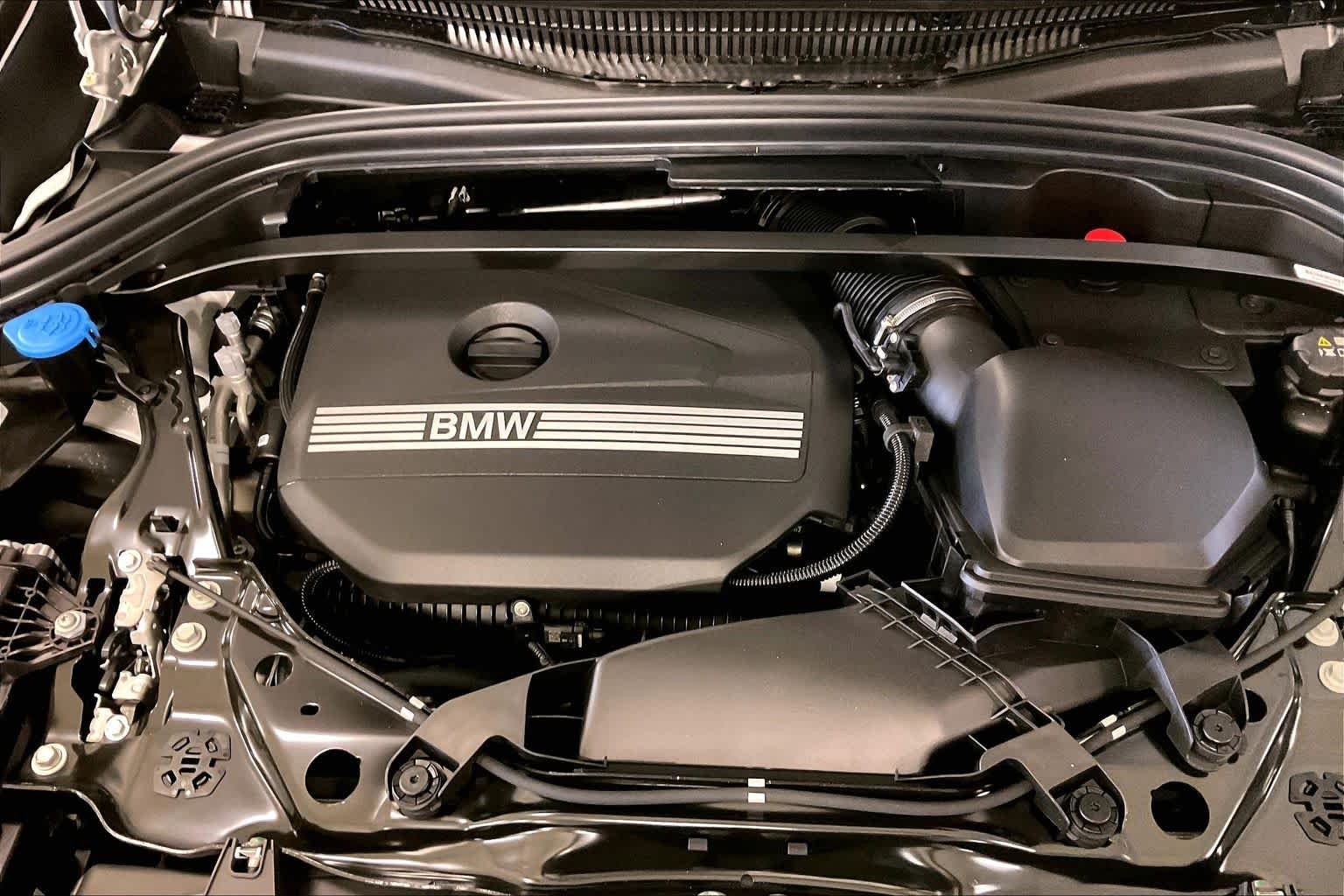 New 2026 Mineral White Metallic BMW xDrive28i image 17