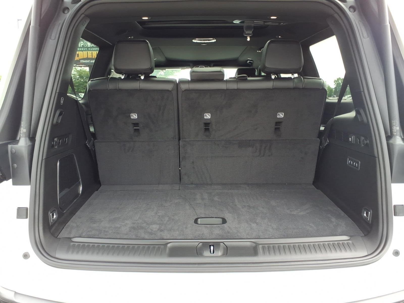 New 2026 Bright White Clear-Coat Exterior Paint Jeep Limited Altitude image 31