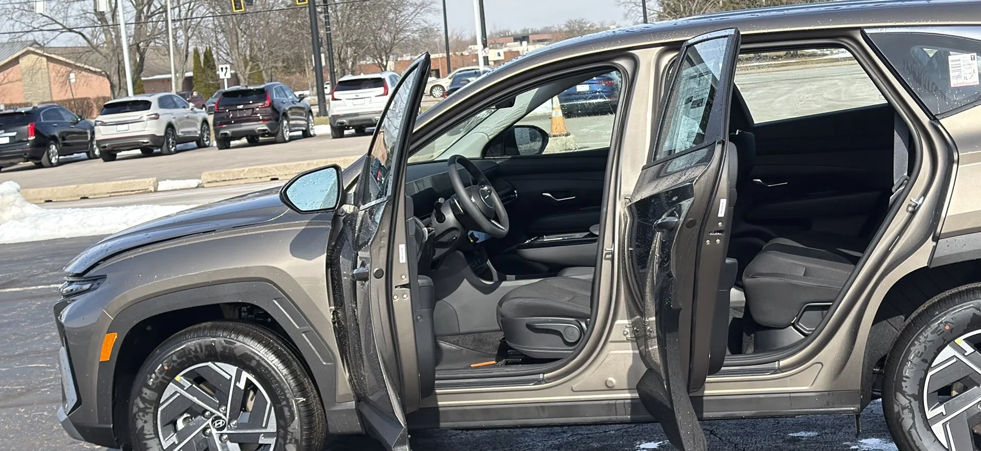 New 2026 Cashmere Bronze Hyundai Blue SE image 9