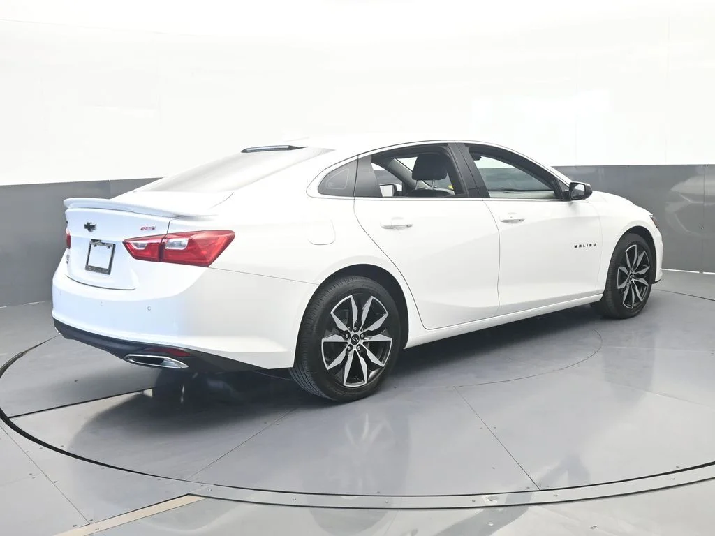 Used 2024 Summit White Chevrolet RS image 5