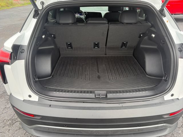Used 2024 Summit White Chevrolet LT image 23