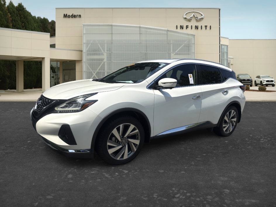 Used 2019 Pearl White Tricoat Nissan SL image 1