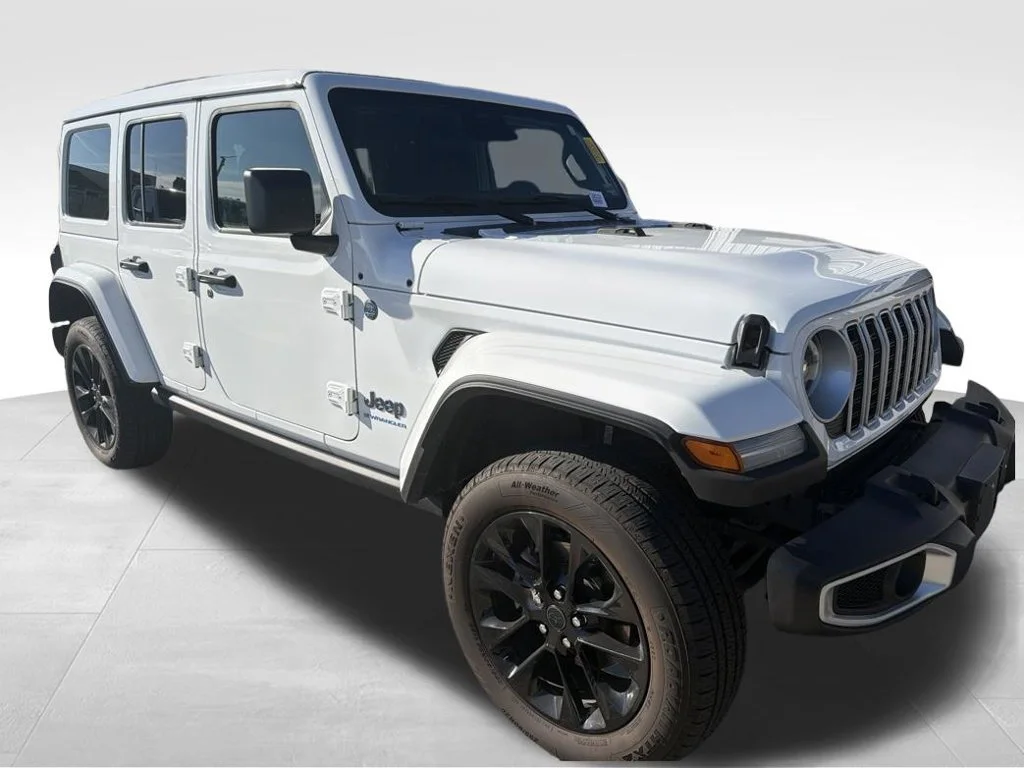 Used 2025 White Jeep Sahara 4xe image 21