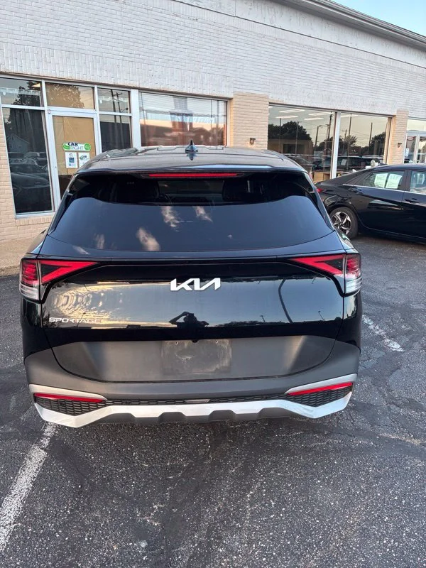 Used 2023 Black Kia EX image 4