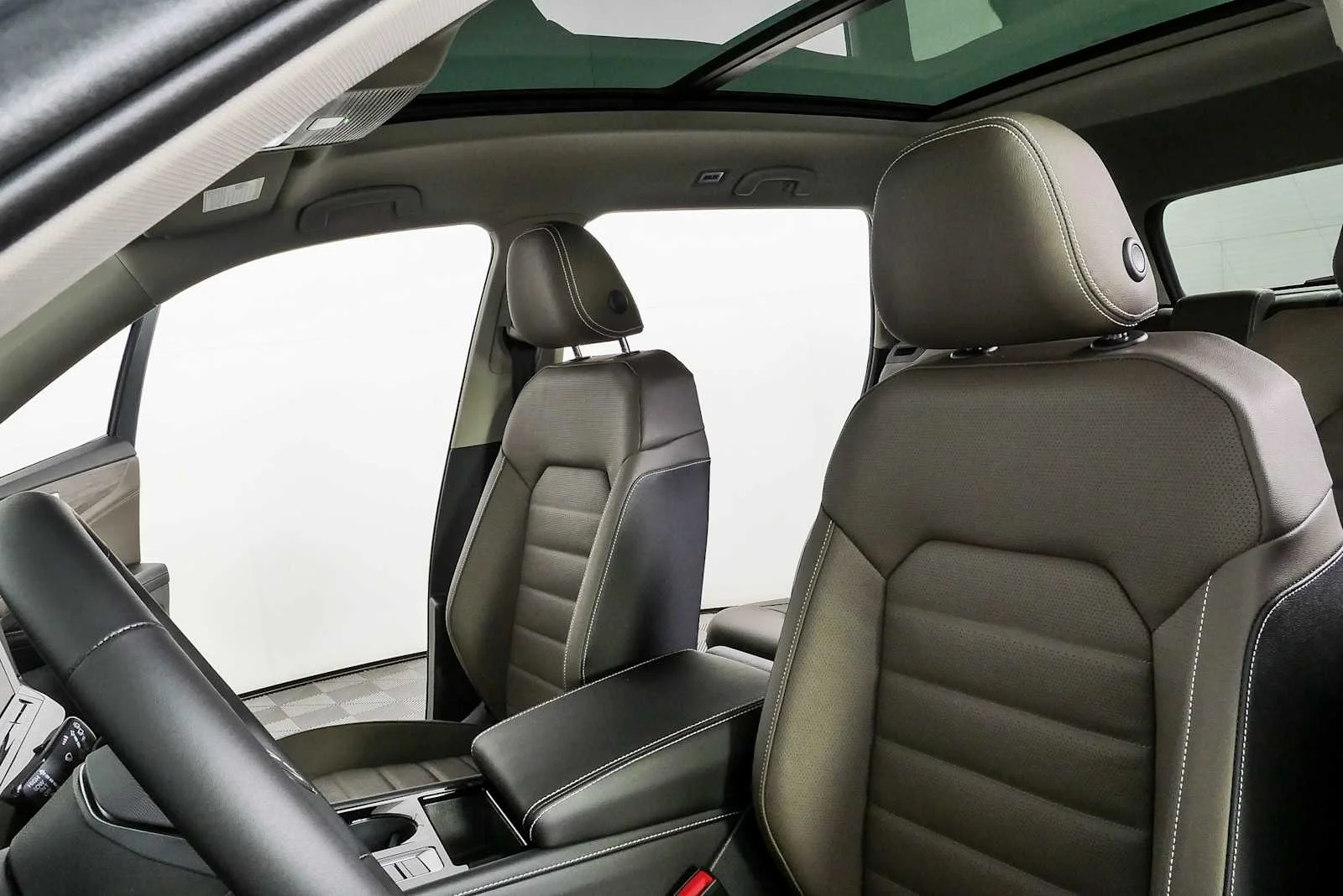 New 2026 Pure Gray Volkswagen 2.0T SEL image 5