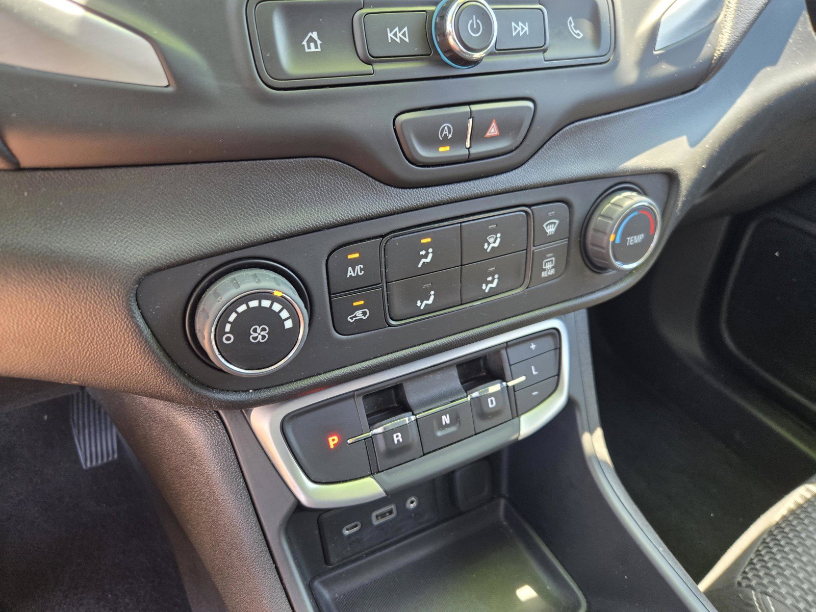 Used 2024 Ebony Twilight Metallic GMC SLE image 22