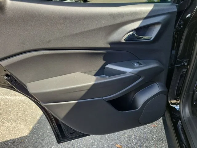 2026 Chevrolet Trax LT - Photo 12