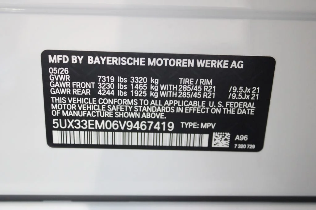 New 2027 White BMW M60i image 30