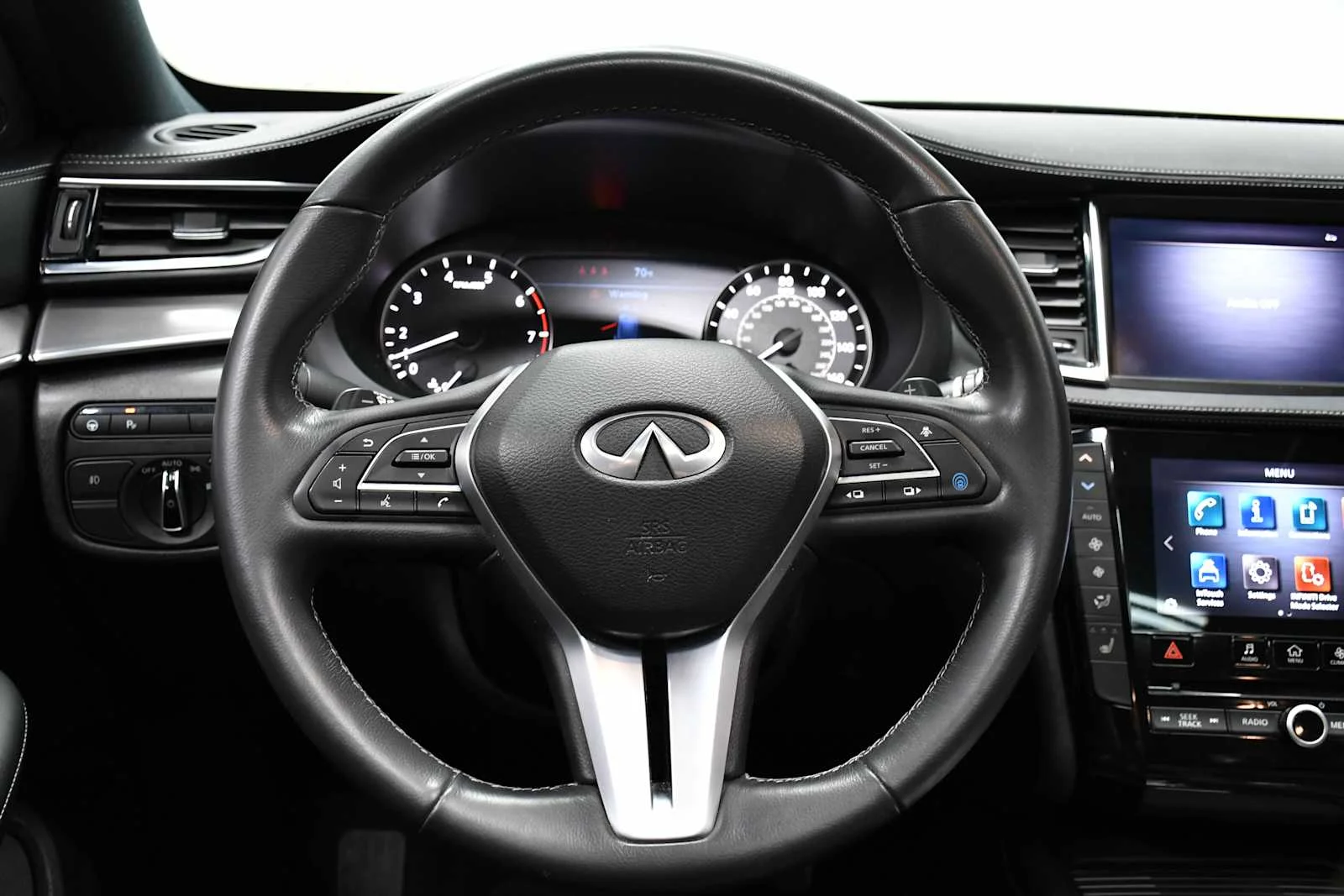 Used 2022 Graphite Shadow INFINITI LUXE image 15