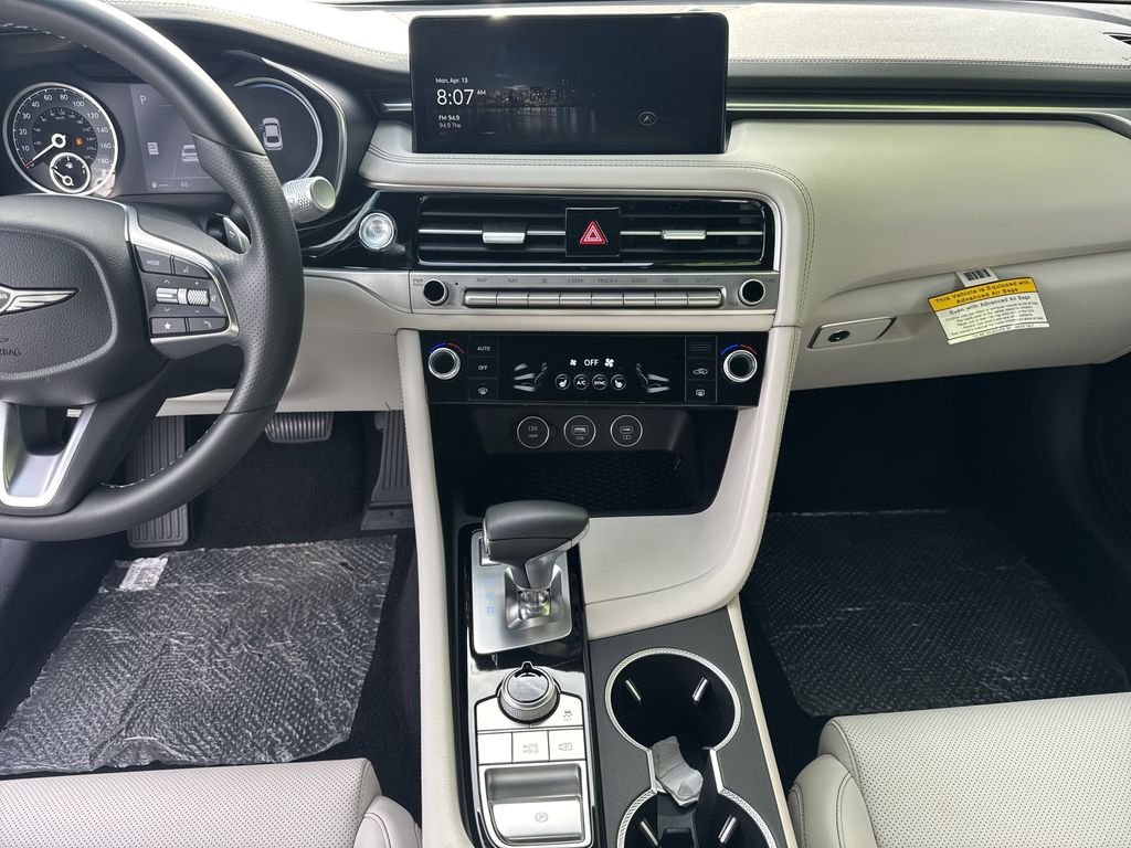 Used 2025 White Genesis 2.5T image 15
