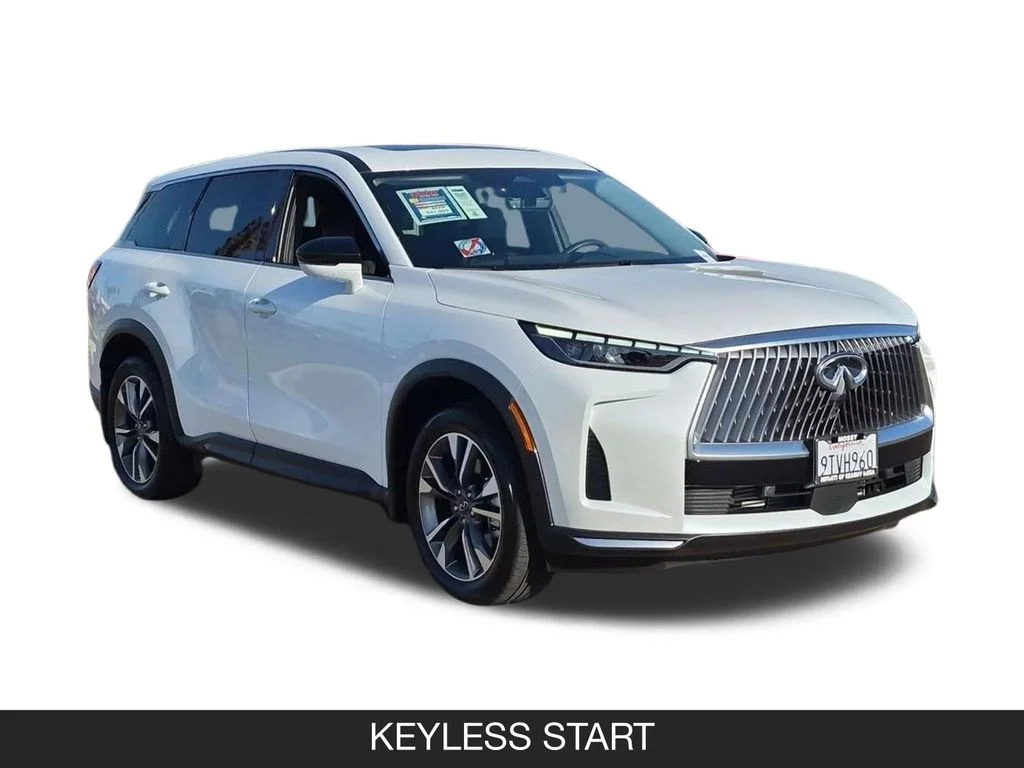 Used 2026 White INFINITI PURE image 2