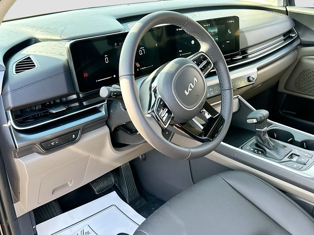 New 2026 Deep Chroma Blue Kia LXS image 9