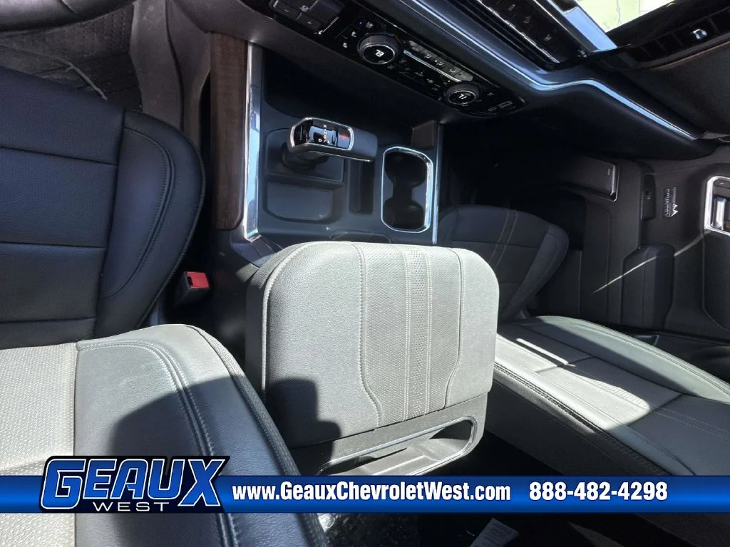 Used 2025 Black Chevrolet High Country image 38