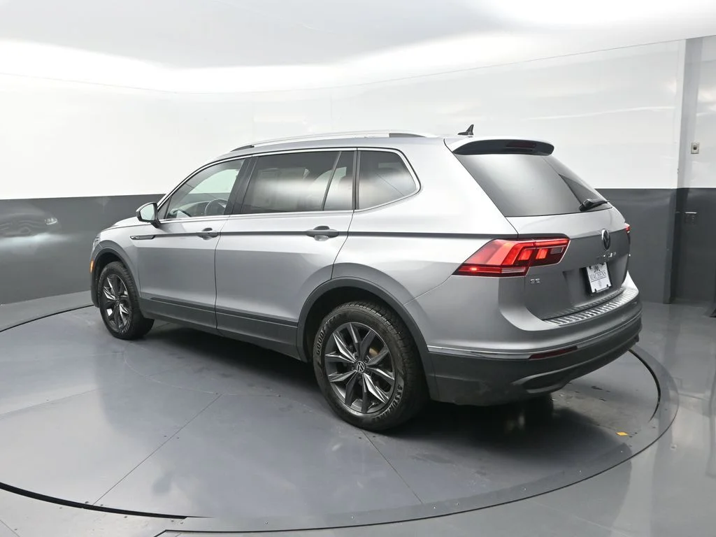 Used 2024 Silver Volkswagen 2.0T SE image 8