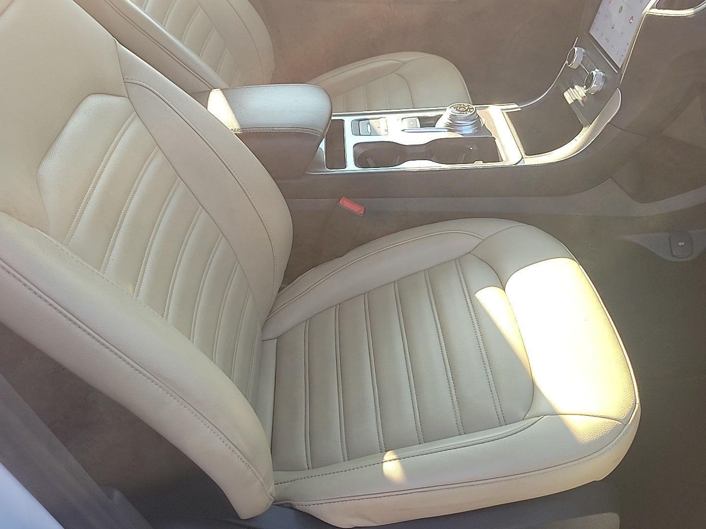 Used 2024 Oxford White Ford SEL image 20