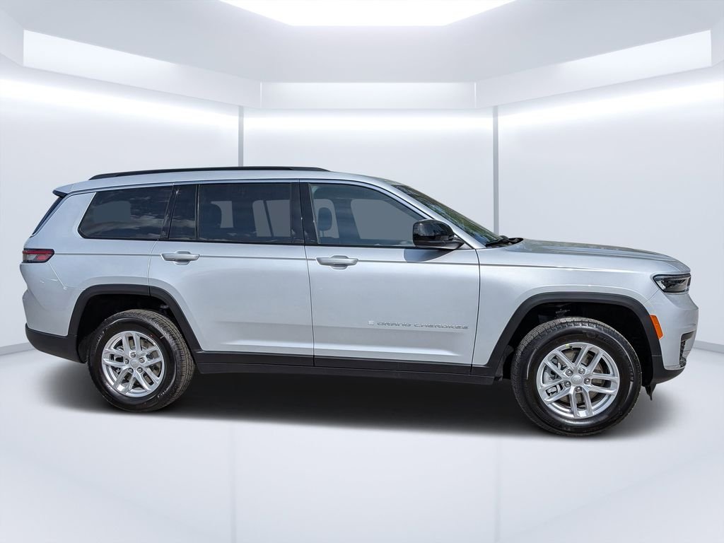 2026 Jeep Grand Cherokee L Laredo's photo