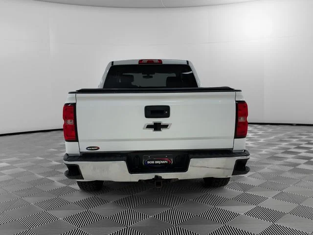 Used 2018 White Chevrolet LT image 4