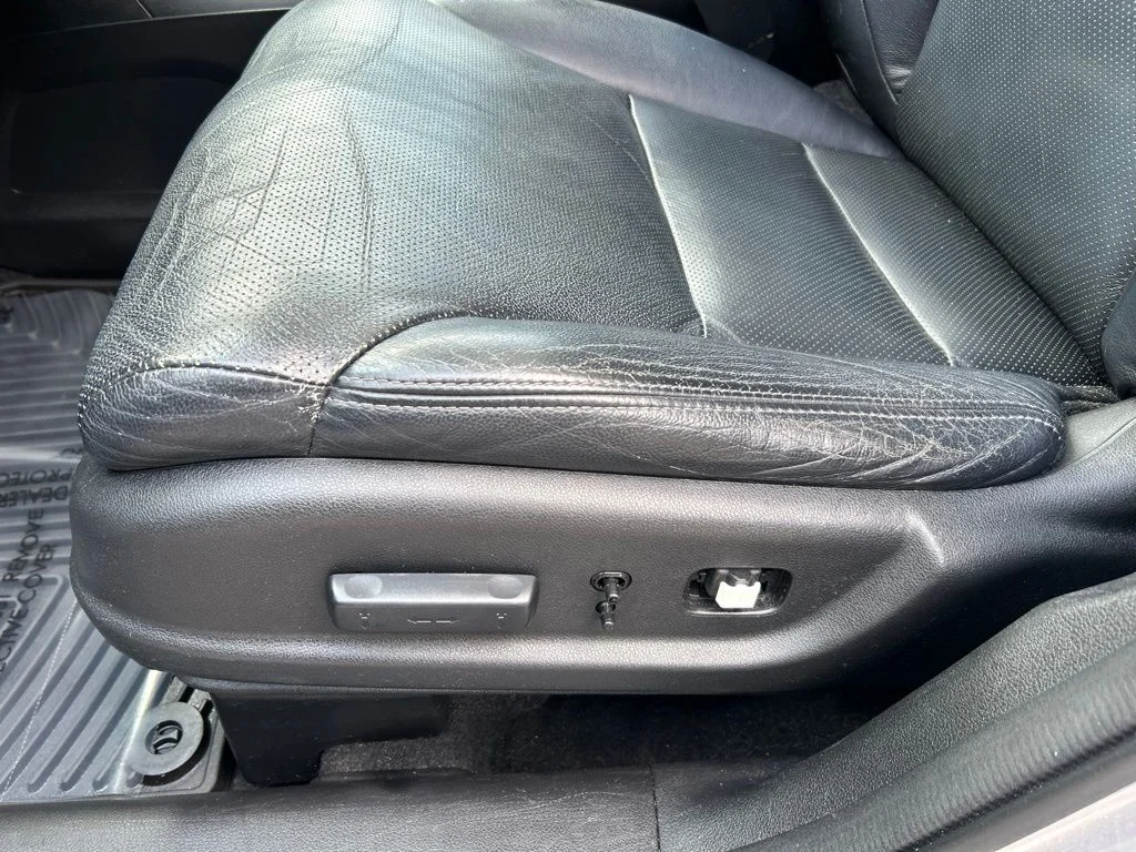 Used 2015 Silver Honda EX-L image 15