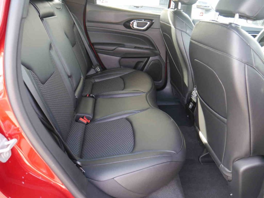 New 2026 Red Hot Pearlcoat Jeep Latitude image 21