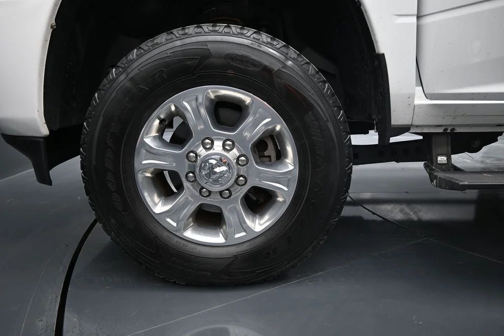 Used 2024 White Ram Big Horn image 27