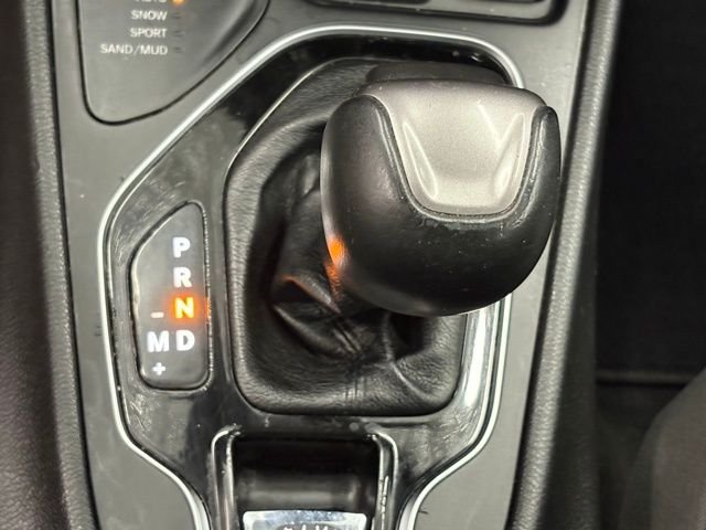 Used 2019 Black Jeep Limited image 27