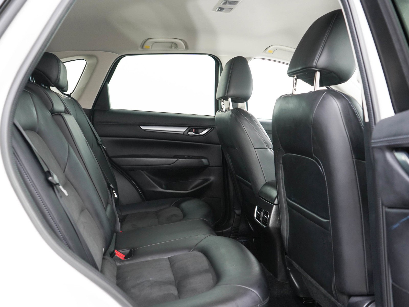 Used 2017 Snowflake White Pearl Mica Mazda Touring image 12