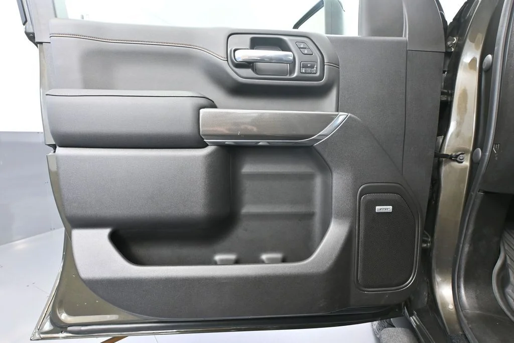 Used 2022 Green GMC AT4 image 22