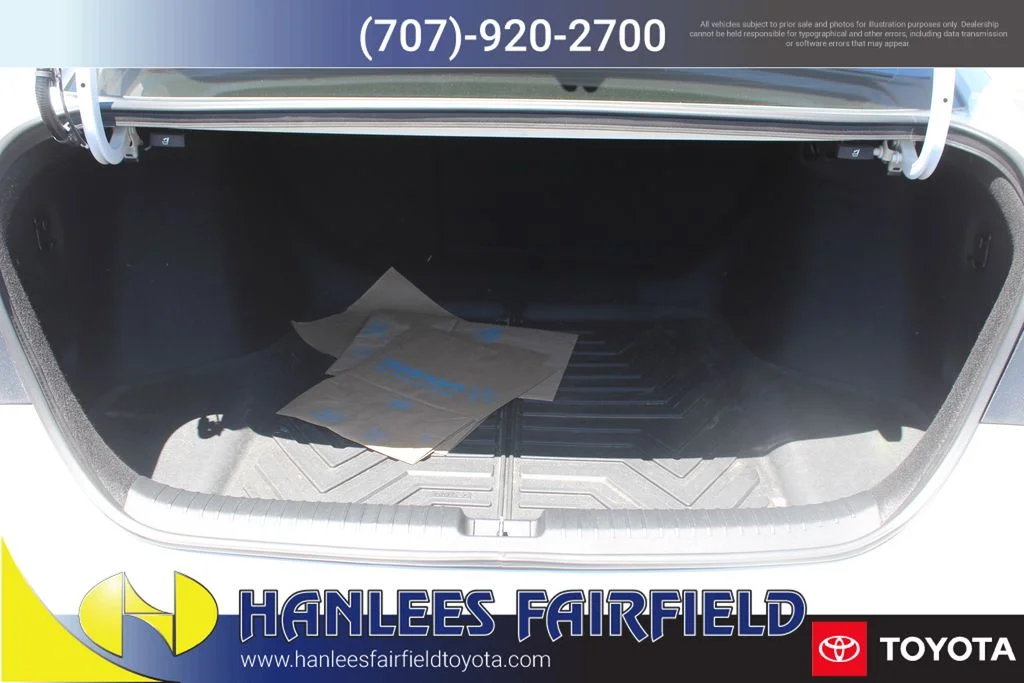 Used 2025 White Honda EX-L image 10