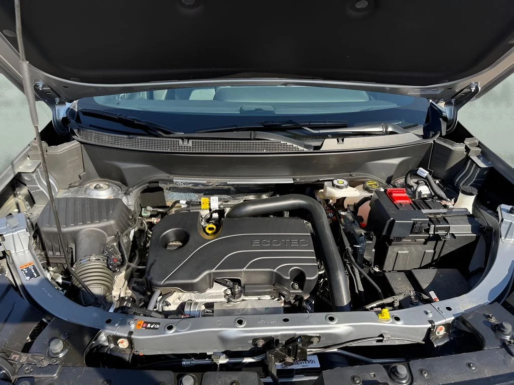 Used 2026 Silver GMC Elevation image 33