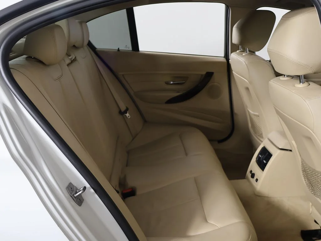 Used 2015 White BMW 328i xDrive image 31