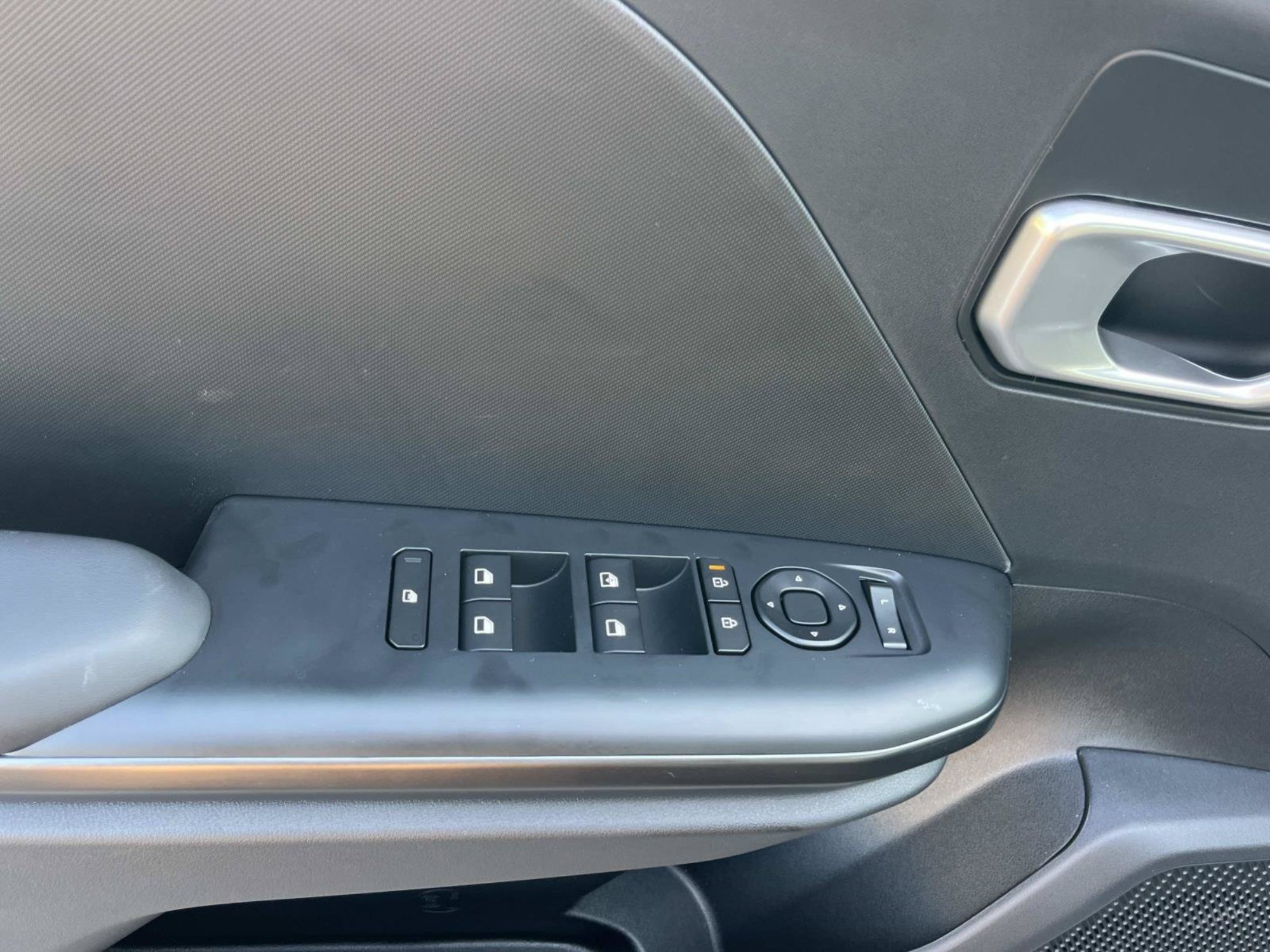 New 2026 Interstellar Gray Kia LXS image 21