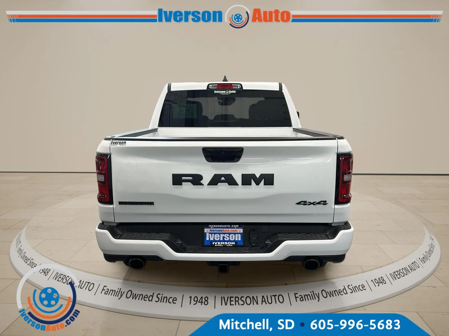 New 2027 BRIGHT WHITE CLEAR COAT RAM BIG HORN 4X4 CREW CAB 5