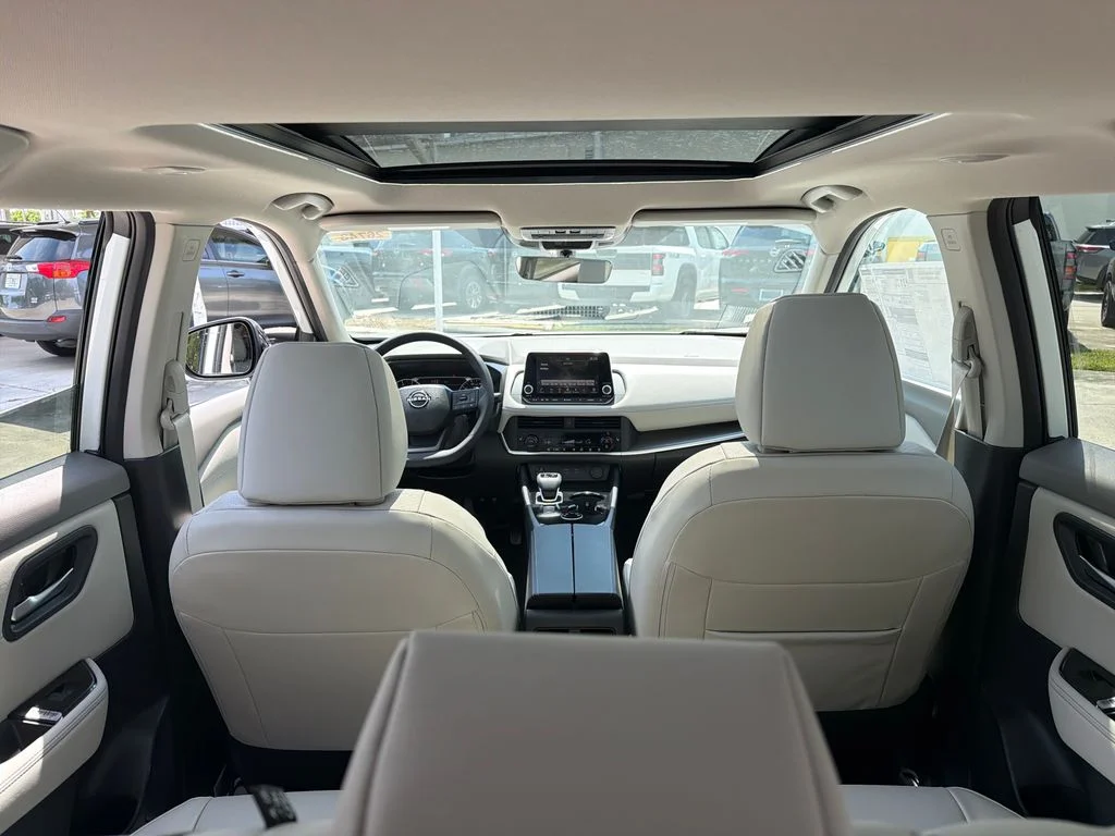 New 2026 Everest White Pearl TriCoat Nissan Dark Armor™ image 35