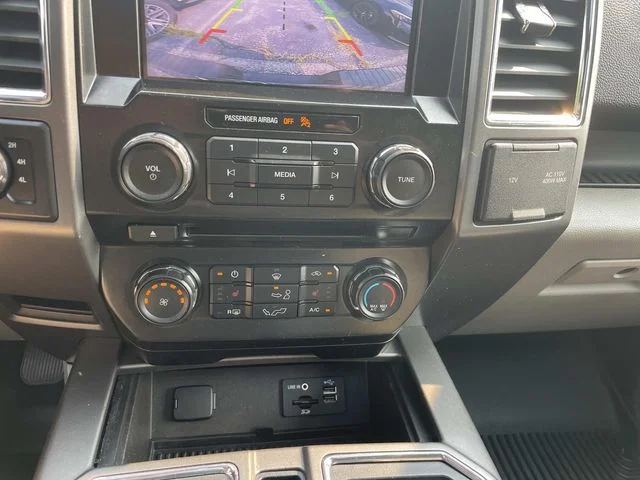 Used 2015 Silver Ford XLT image 31