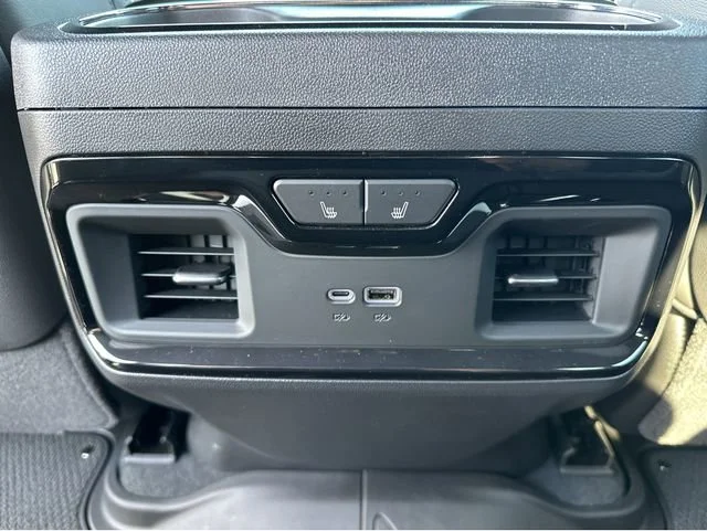 2026 GMC Sierra 1500 AT4X - Photo 18