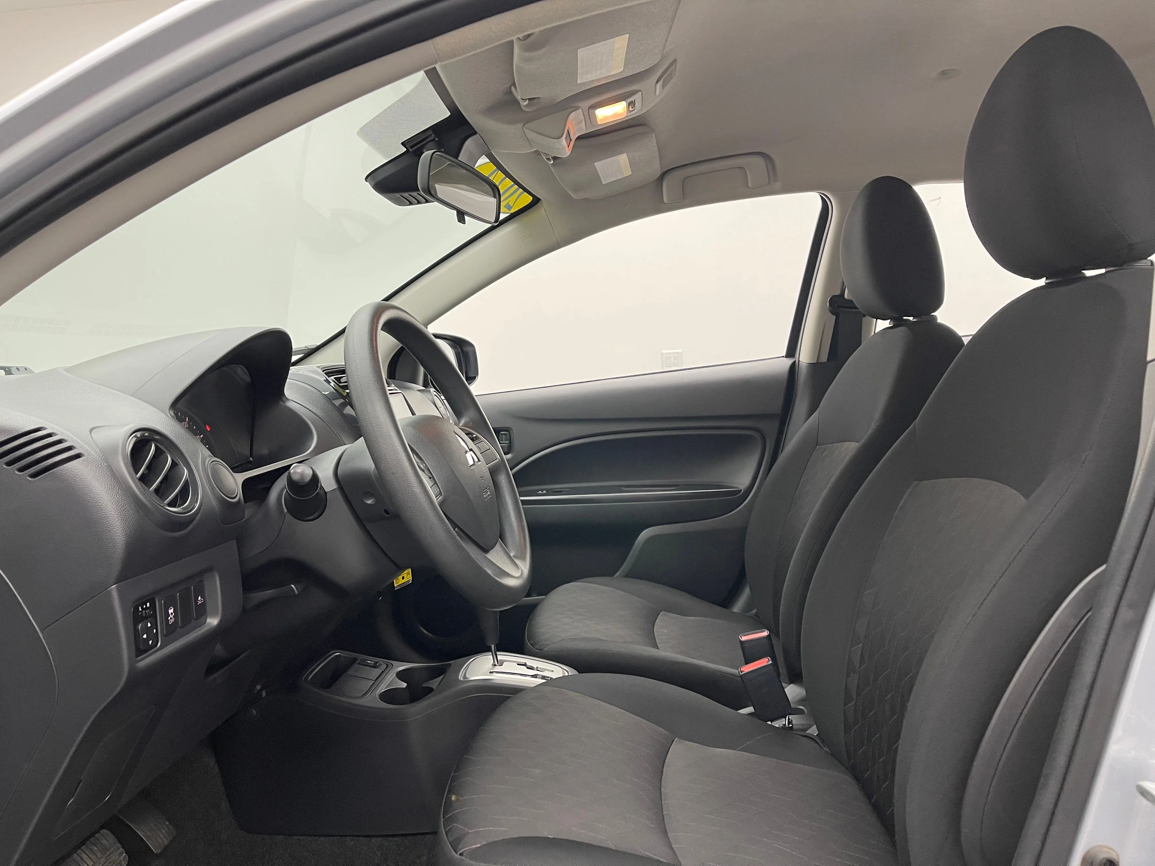 Used 2024 Silver Mitsubishi ES image 15