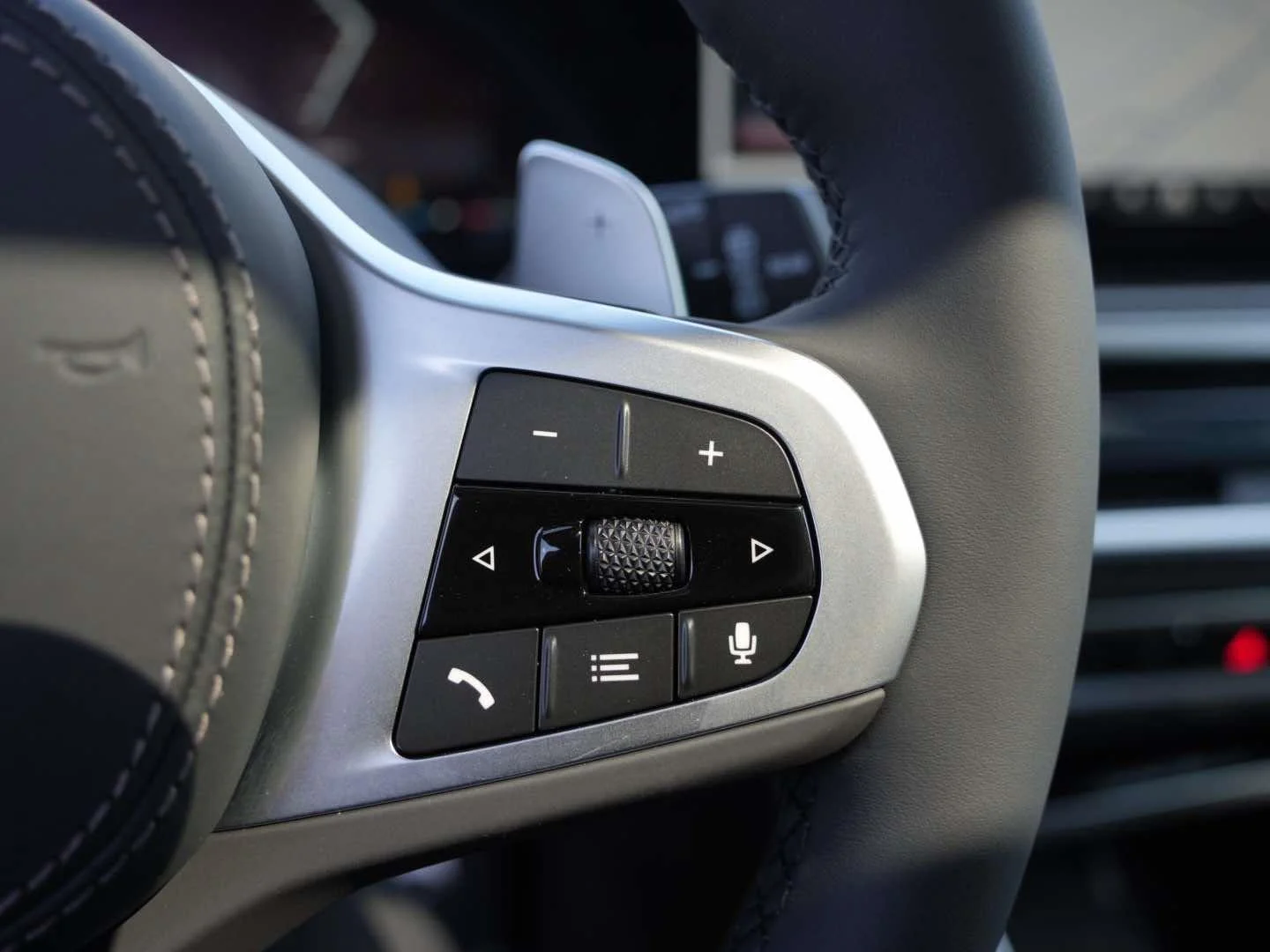 New 2026 Alpine White BMW sDrive40i image 22