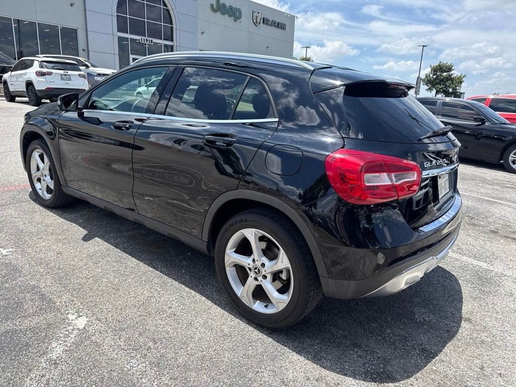 Used 2018 Black Mercedes-Benz GLA 250 image 14