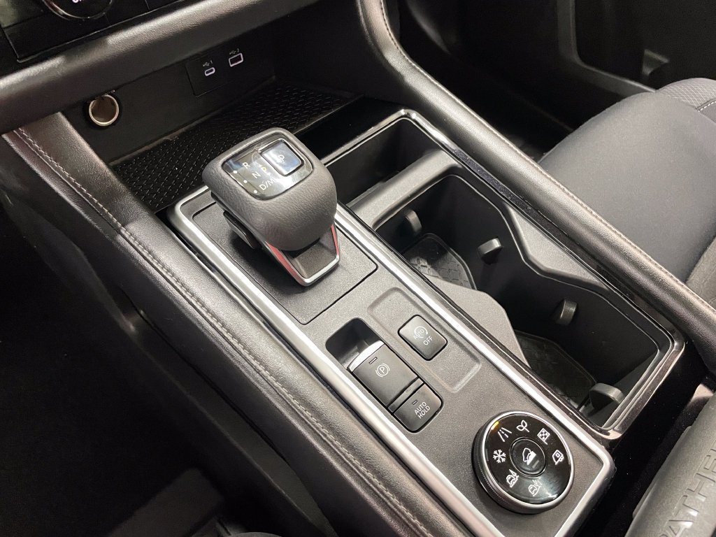 2022 Nissan Pathfinder SV - Photo 33