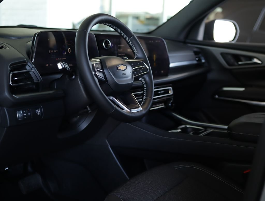 Used 2024 Gray Chevrolet LT image 9