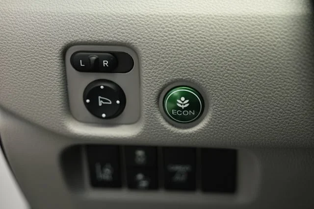 New 2026 Platinum White Pearl Honda RTL image 26