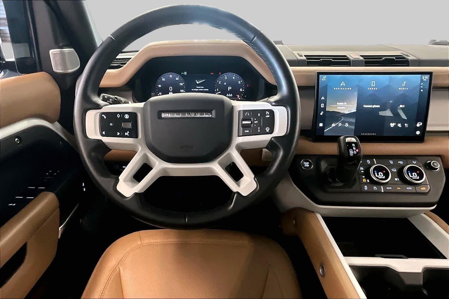 Used 2025 Fuji White Land Rover X-Dynamic SE image 5