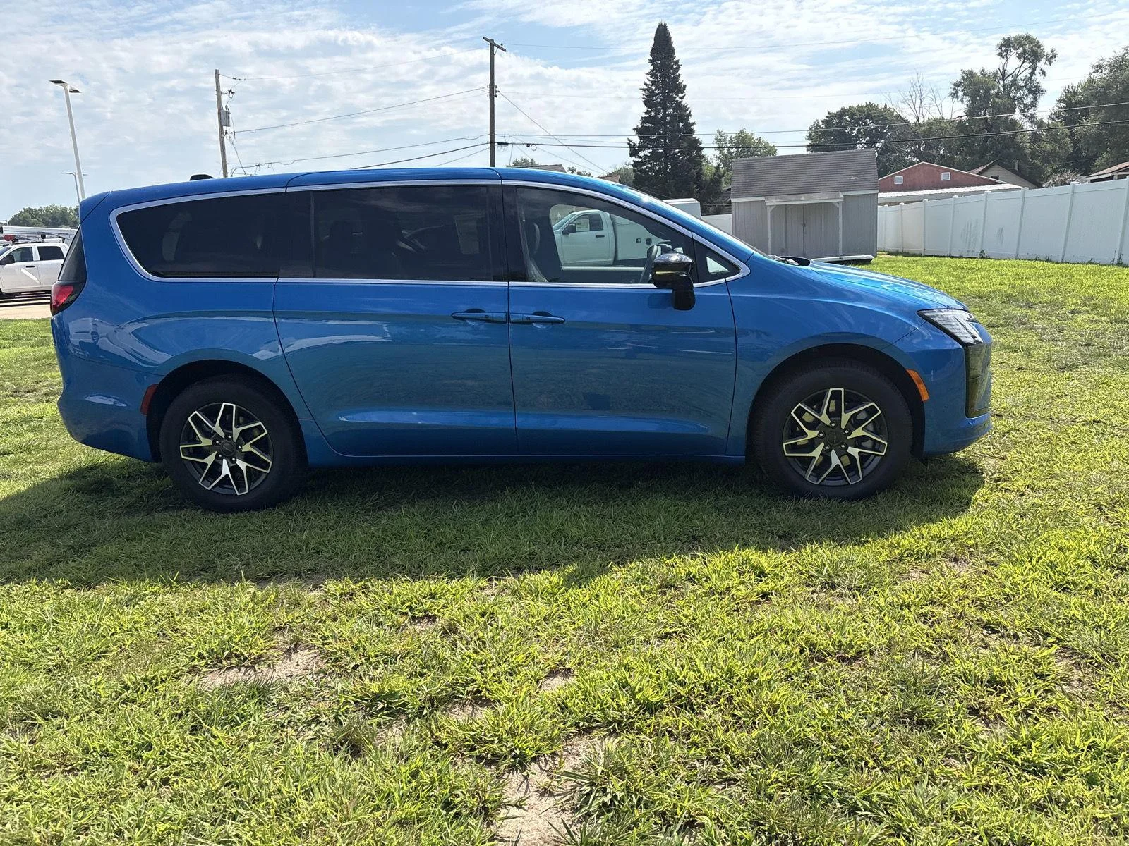 New 2027 Hydro Blue Pearlcoat Chrysler Limited image 4