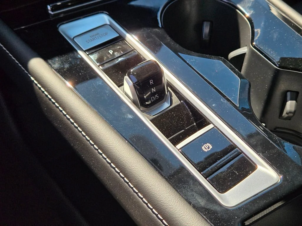 New 2026 Green Volkswagen 2.0T SE w/Technology image 16