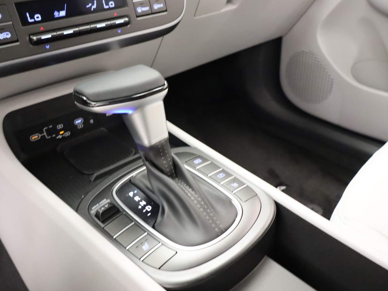 New 2026 Atlas White Hyundai SEL Sport FWD image 8