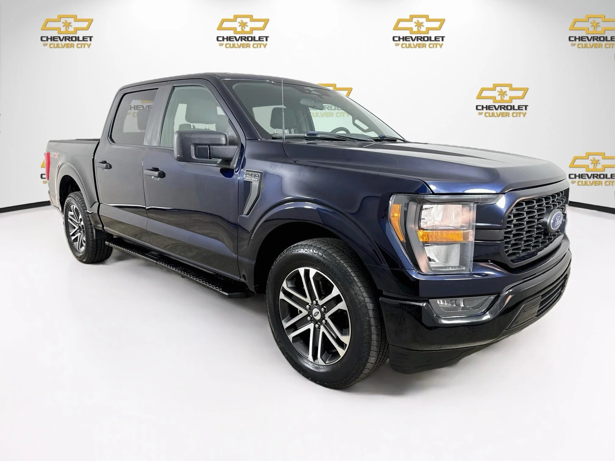 Used 2023 Blue Ford XL image 1