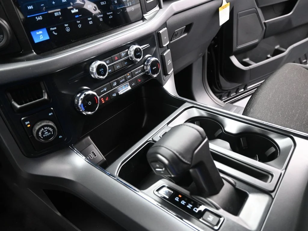 New 2026 Agate Black Metallic Ford XLT image 16